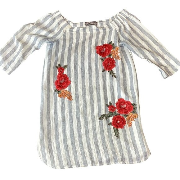 Addie BOHO Striped Mini Dress Floral Embroidery Gray & White Sz S 312G - Picture 1 of 8